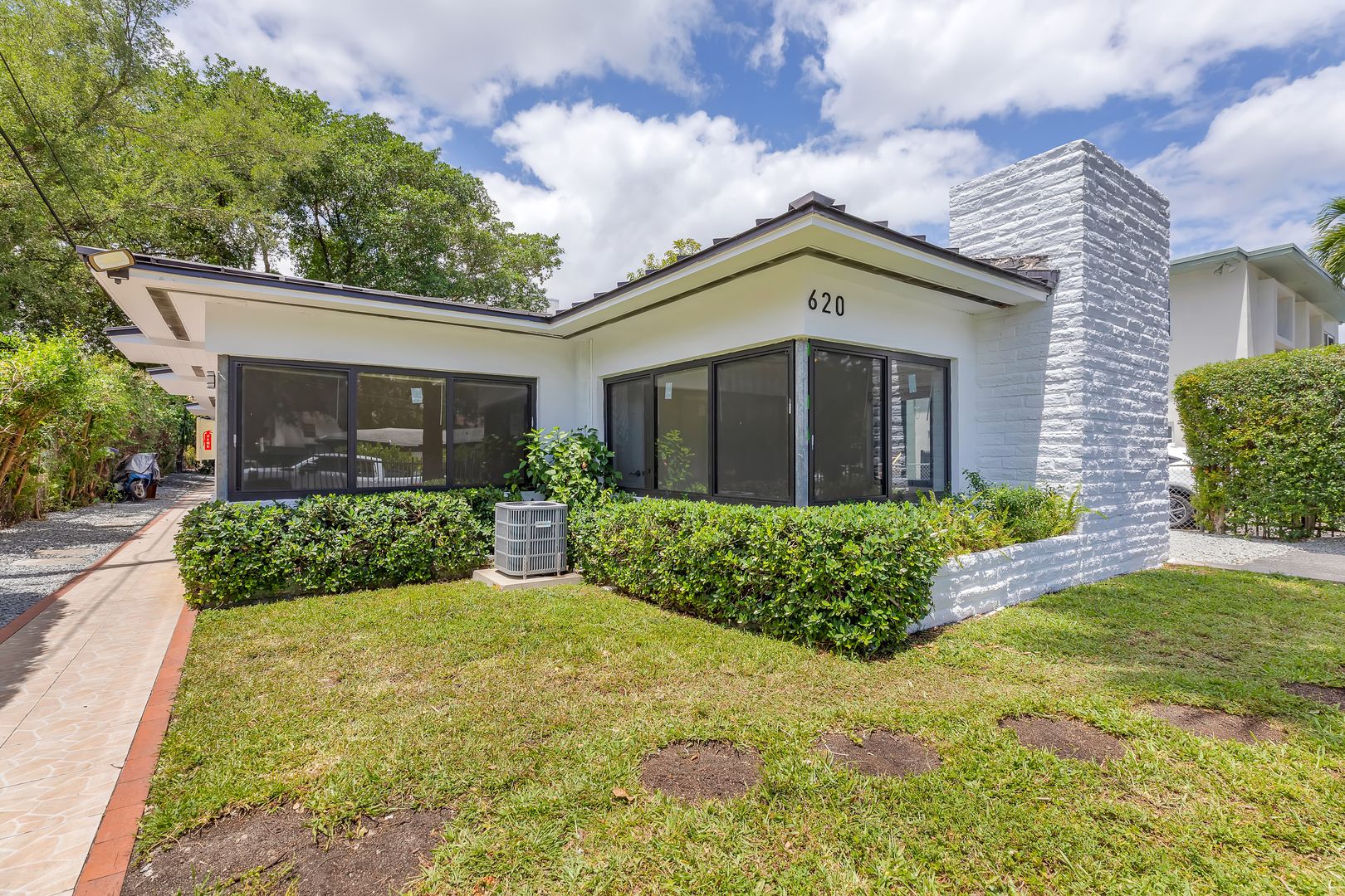 Miami Apartment: 620 SW 6th Ave