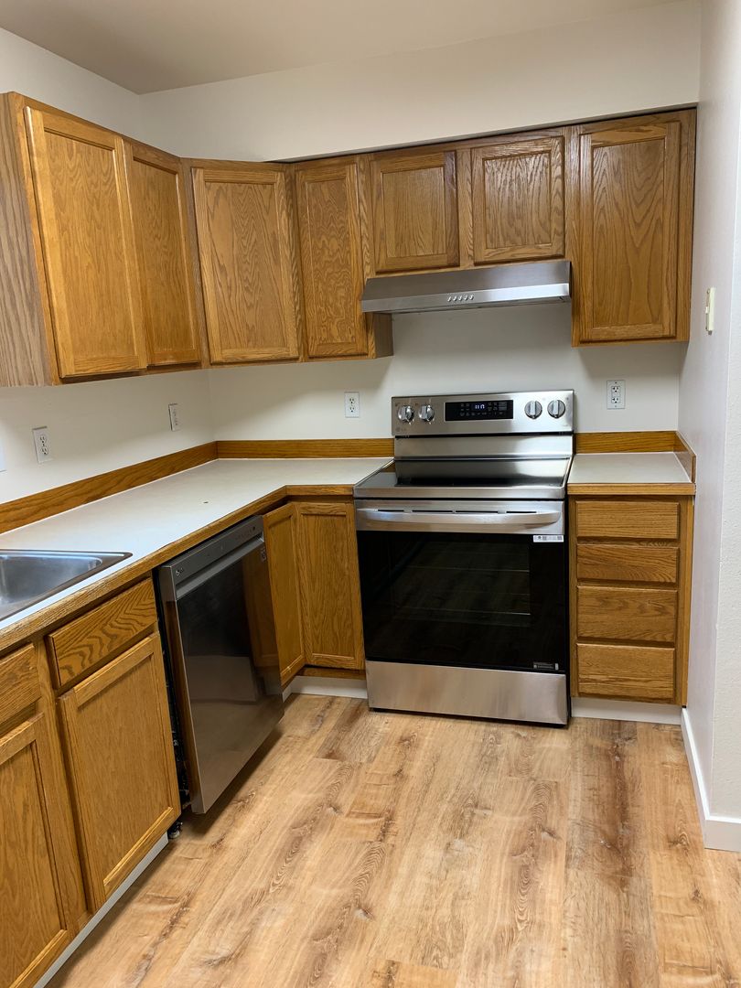 Anchorage Townhome: 8121 E 36th Ave