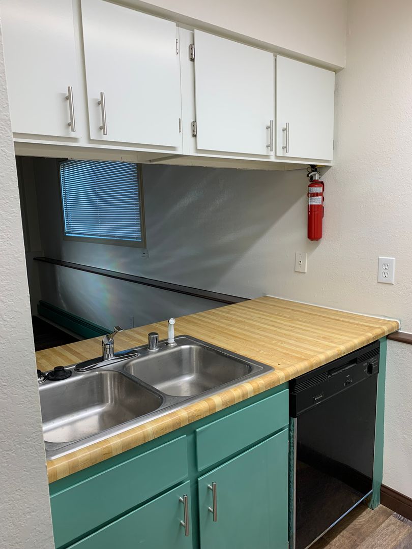 Anchorage Apartment: 1336 W 23rd Ave - ERTL