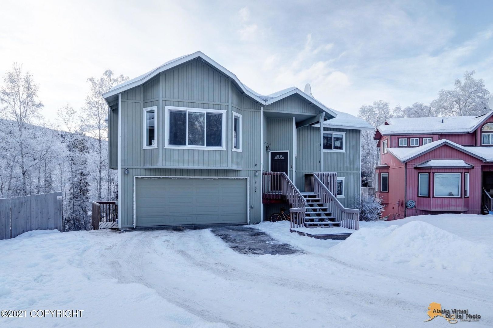 Eagle River House: 18134 Harbor Point Loop
