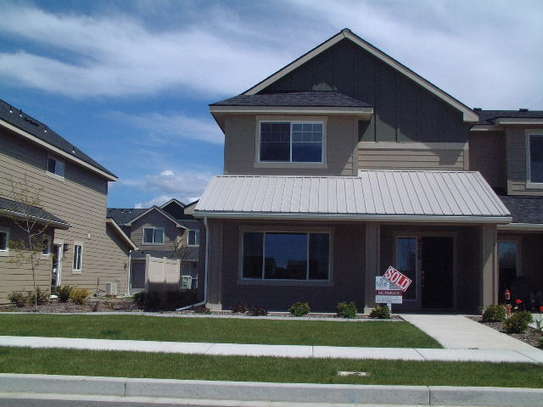 Coeur d' Alene Apartment: 6520, 6532 W Descartes