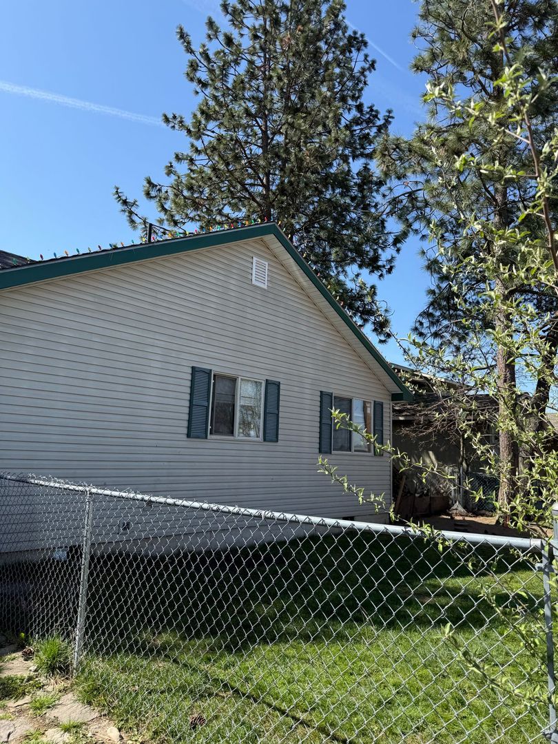 Post Falls House: 1806 E 3rd Ave #A