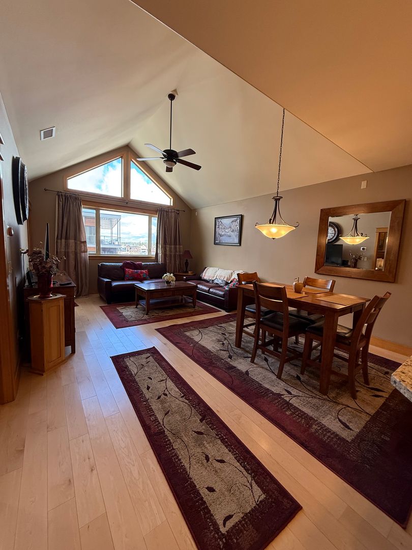 Coeur d' Alene Apartment: 2050 N Main St #304