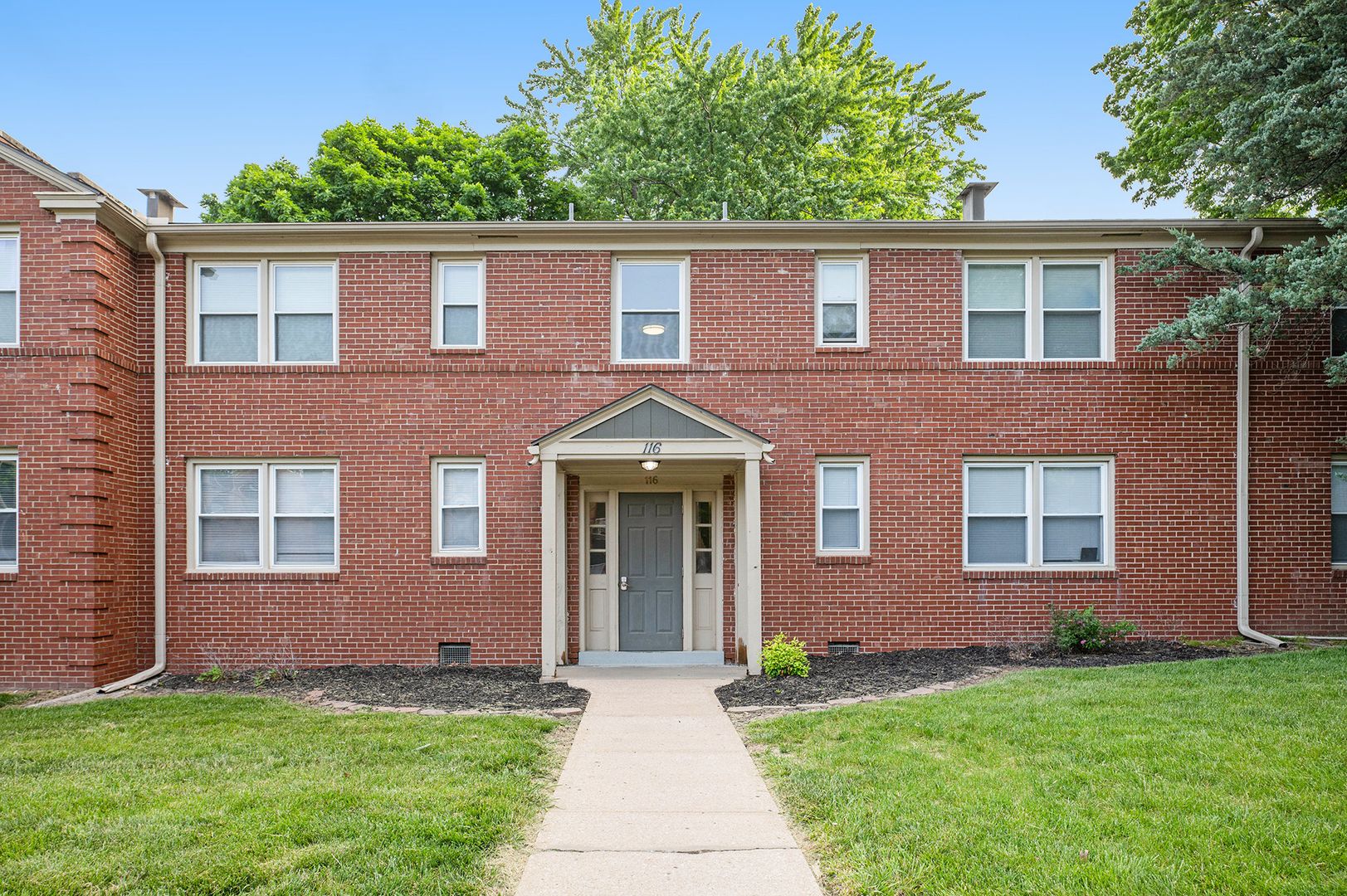 Independence Apartment: 120 W Elizabeth St