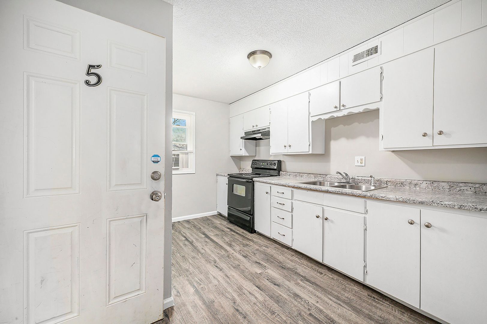 Kansas City Apartment: 1612 Washington Ave