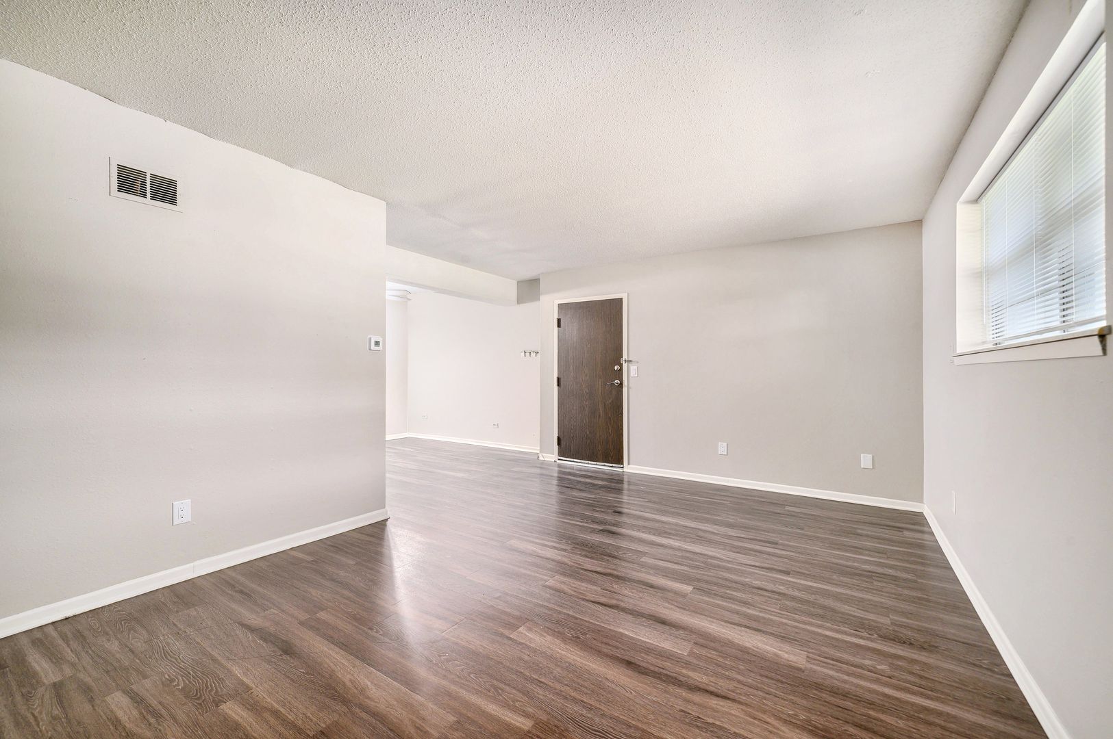 Independence Apartment: 12500 East 40th St S