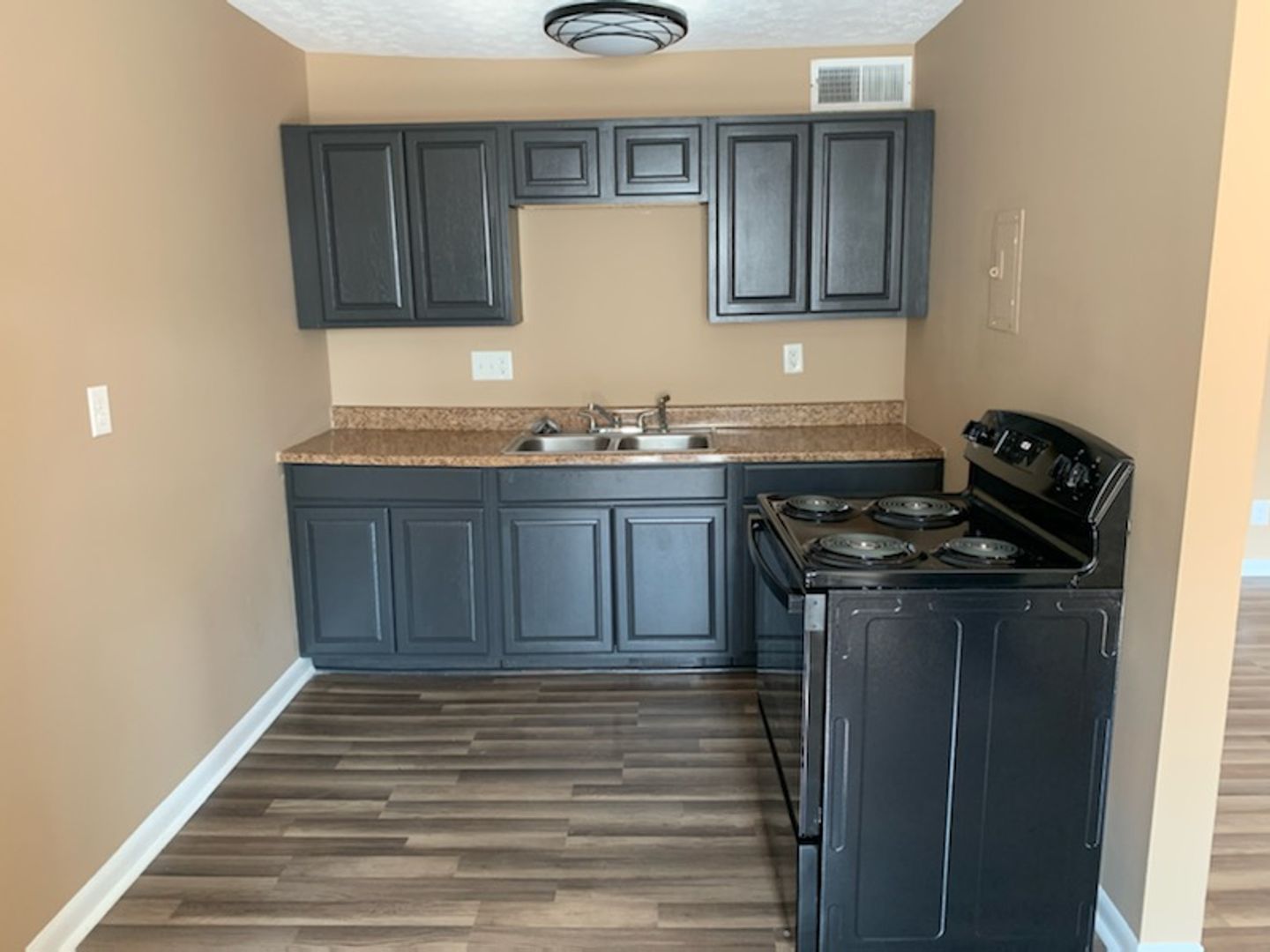 Louisville Apartment: 2642 - 2644 Cleveland Blvd