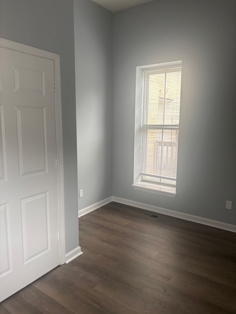 Louisville Apartment: 1518 W. Market