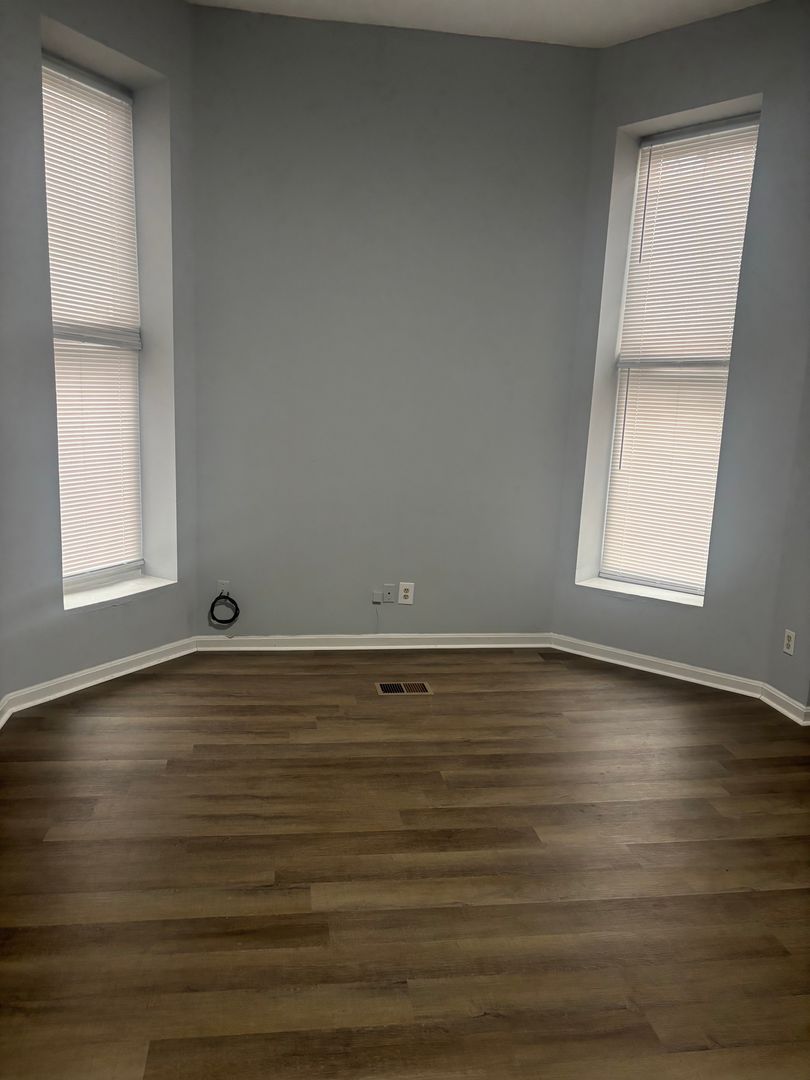 Louisville Apartment: 2412 W. Muhammad Ali Blvd