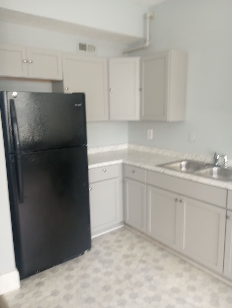 Louisville Apartment: 418 Ormsby Ave.