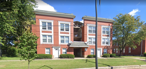 Spacious Two-Bedroom Apartment in the Russell Neighborhood – photo 1