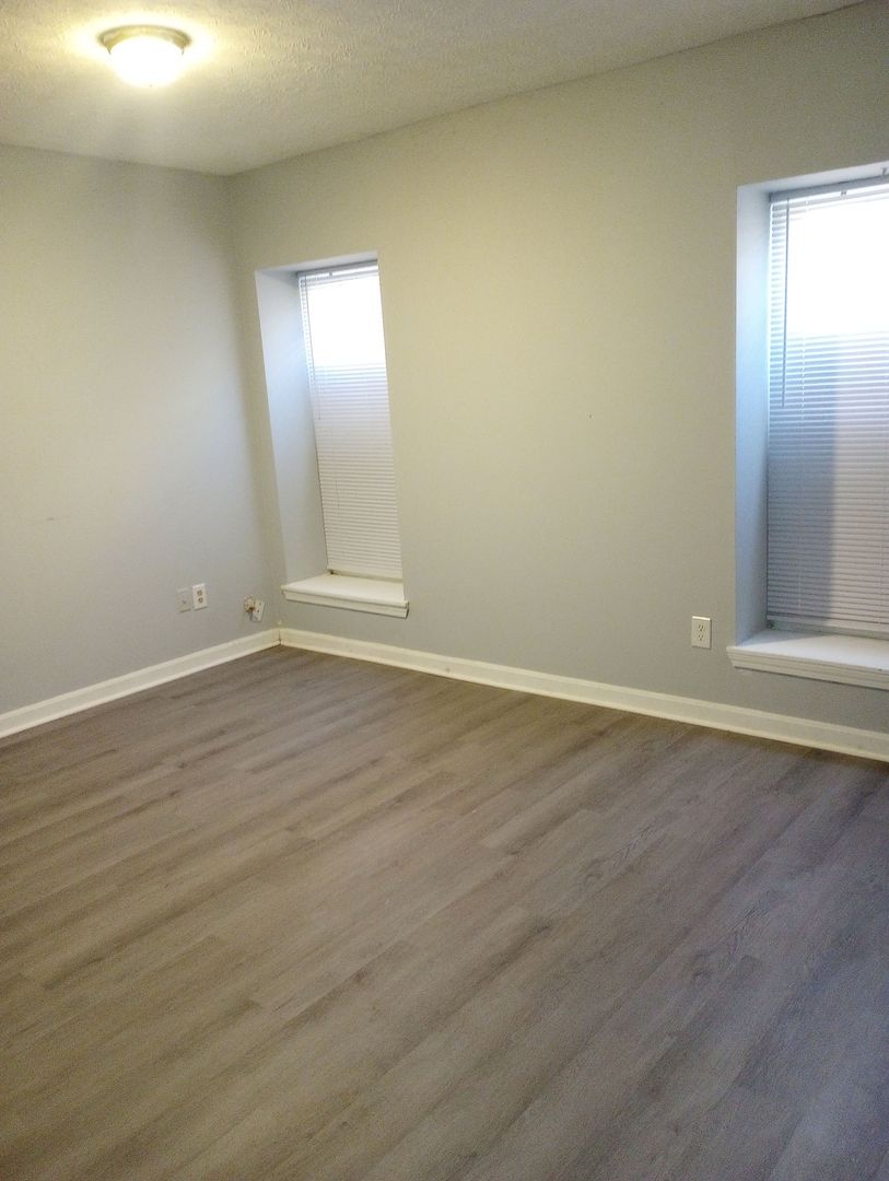 Louisville Apartment: 1518 W. Market