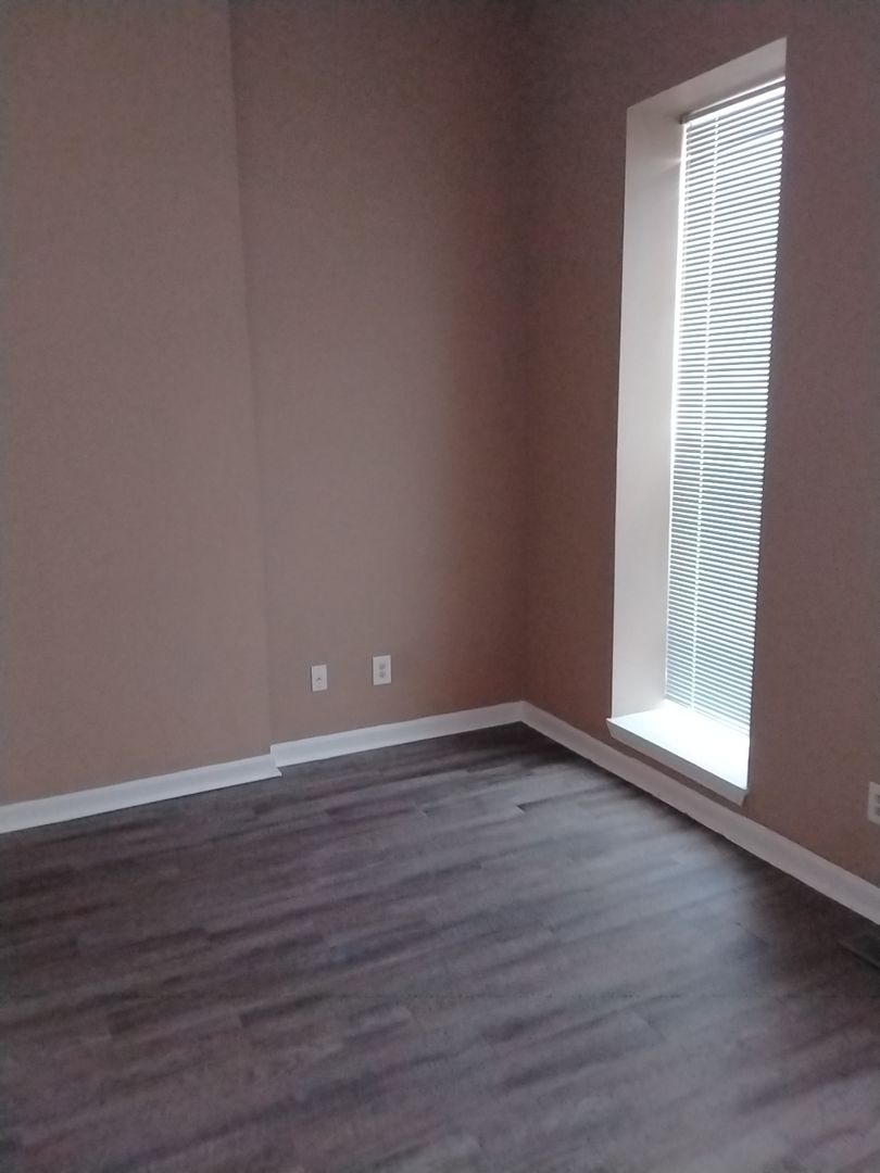 Louisville Apartment: 1518 W. Market