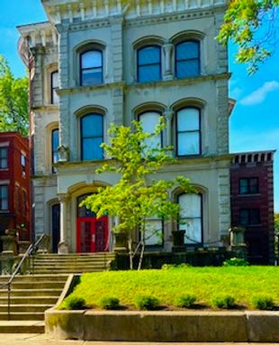 Affordable Spacious 1-bedroom apartment in the heart of Old Louisville. If you are looking for an affordable apartment in the heart of Old Louisville, please – photo 1
