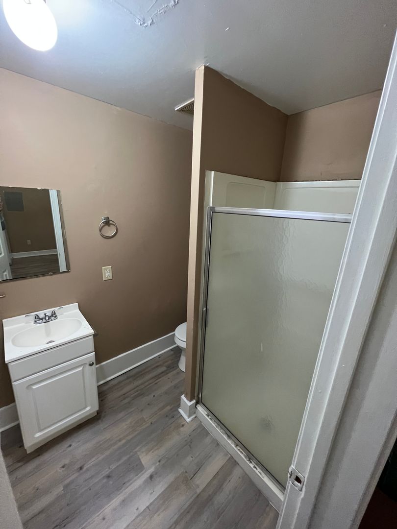 Louisville Apartment: 2406 W. Muhammad Ali Blvd