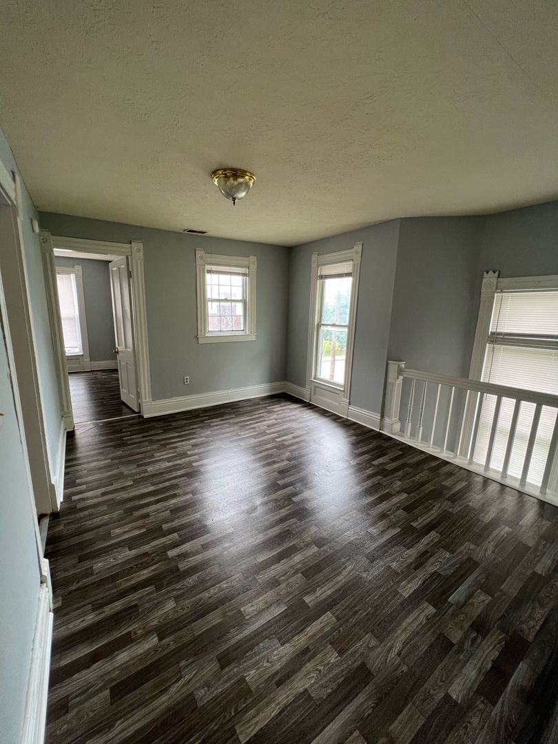 Louisville Apartment: 1139 S. 28th