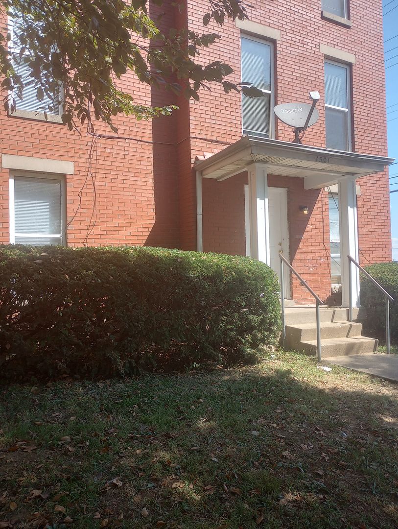 Louisville Apartment: 1501 W Jefferson St
