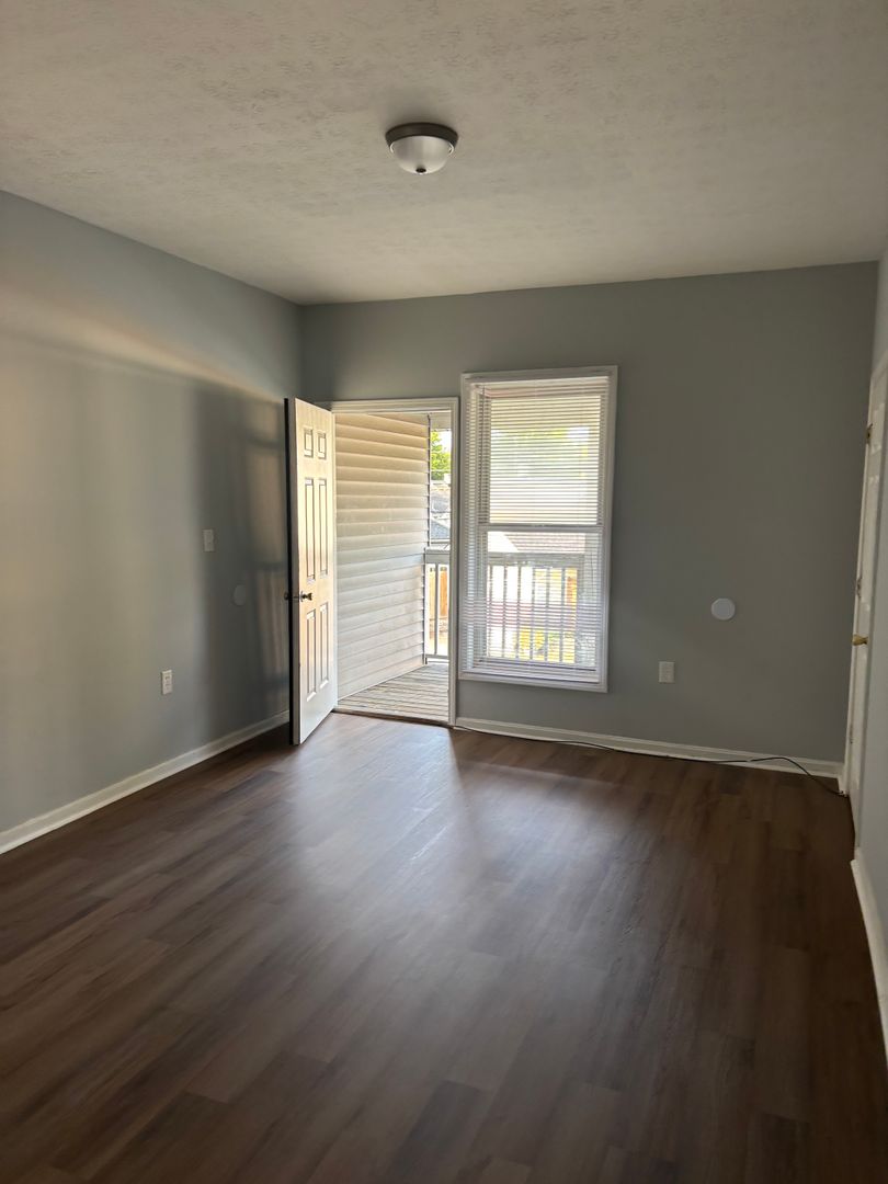 Louisville Apartment: 2111 Bradley Avenue