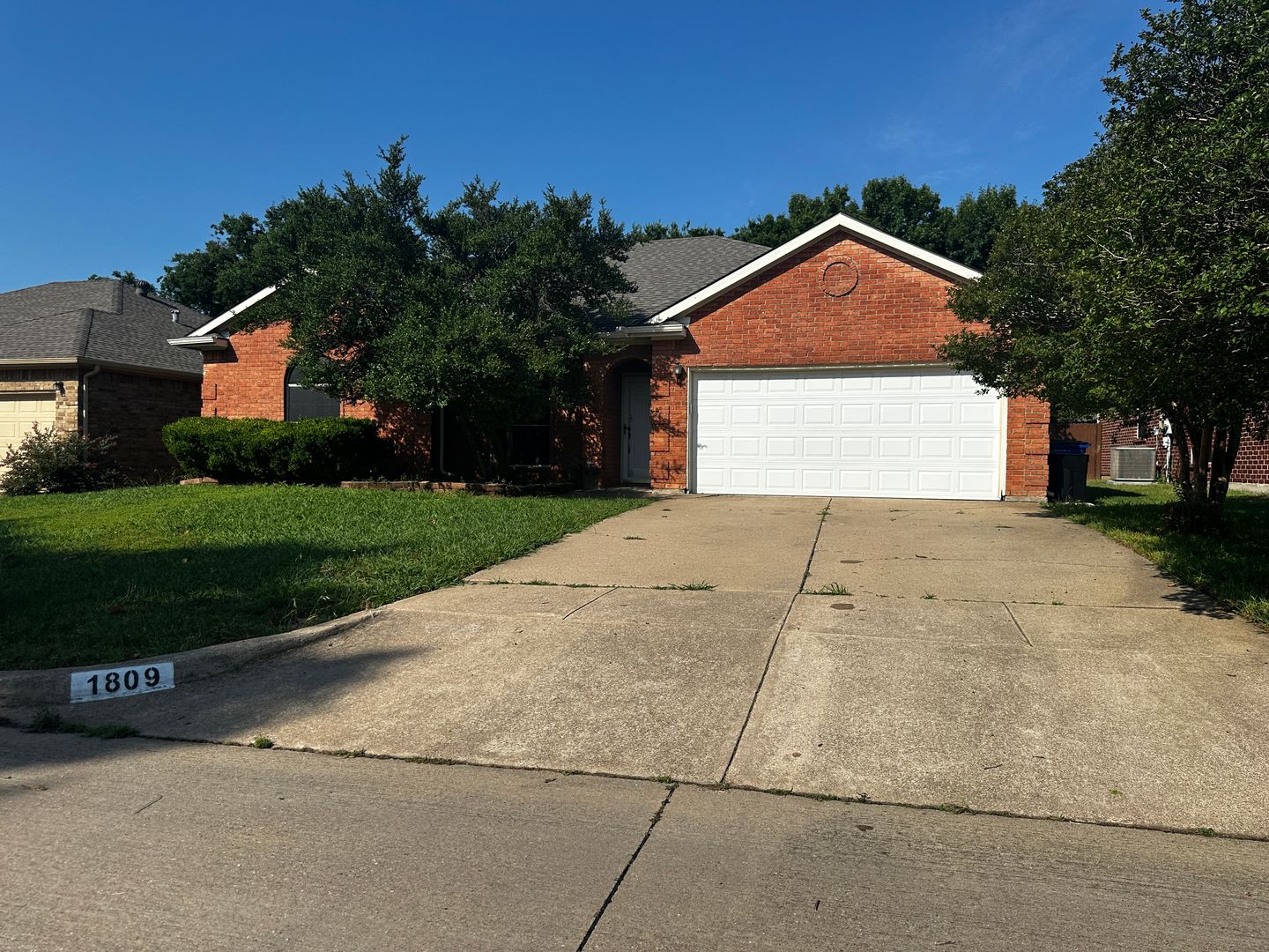Mansfield House: 1809 Estates Dr.