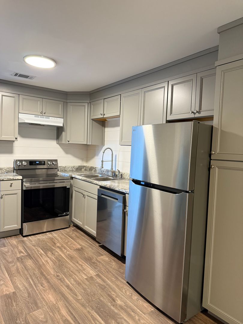 Cumming Apartment: 1400 Pilgrim Mill Road