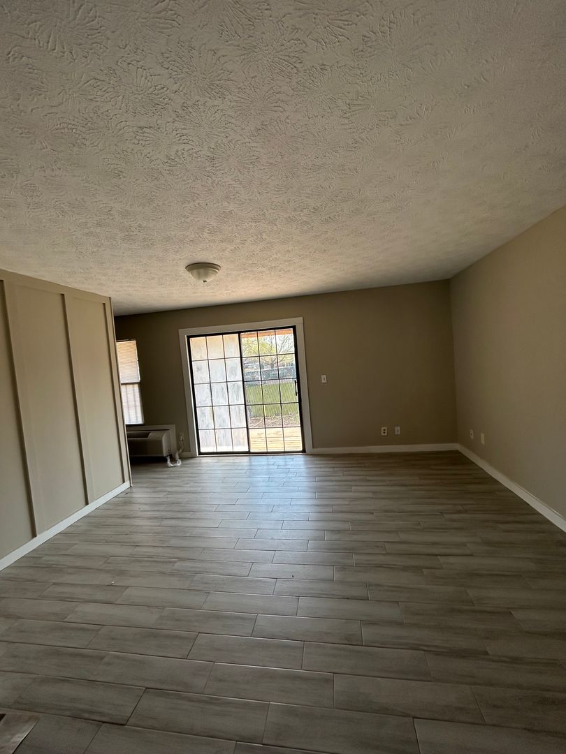 Gainesville Apartment: 746 Cleveland Street