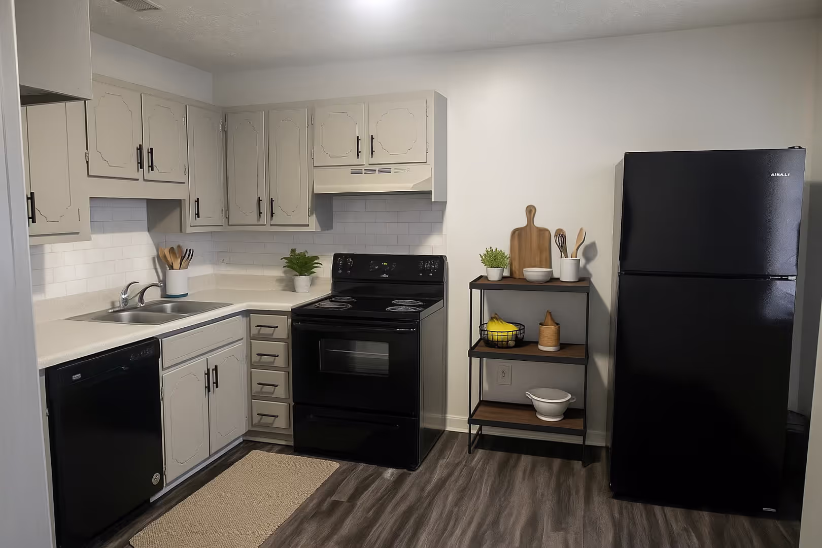 Athens Apartment: 240 Sycamore Dr