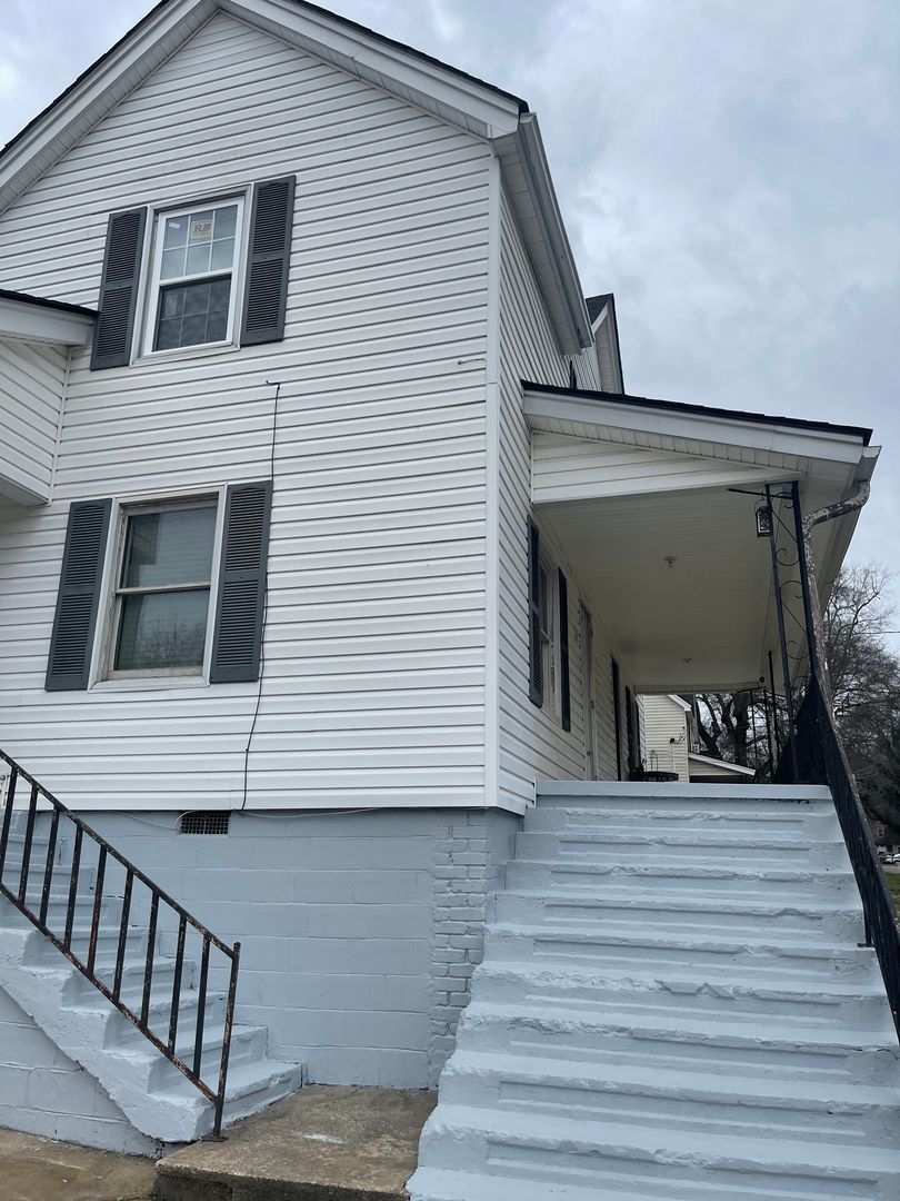 Duplex Available In Great Location