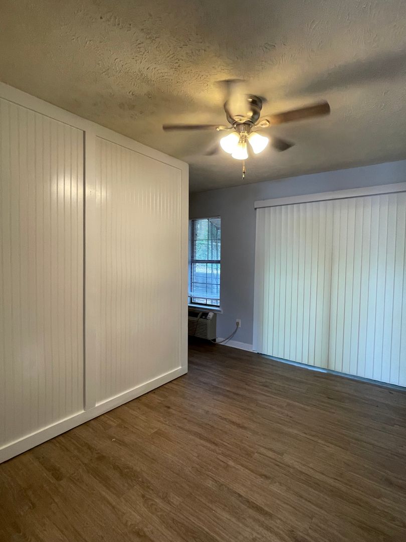Gainesville Apartment: 746 Cleveland Street