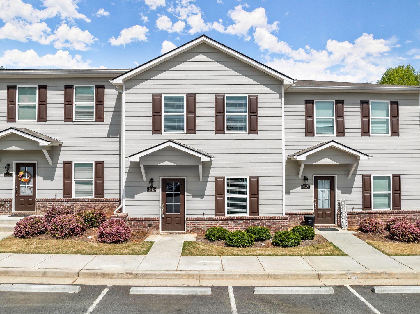 Oakwood Townhome: 4335 McClure Springs Dr