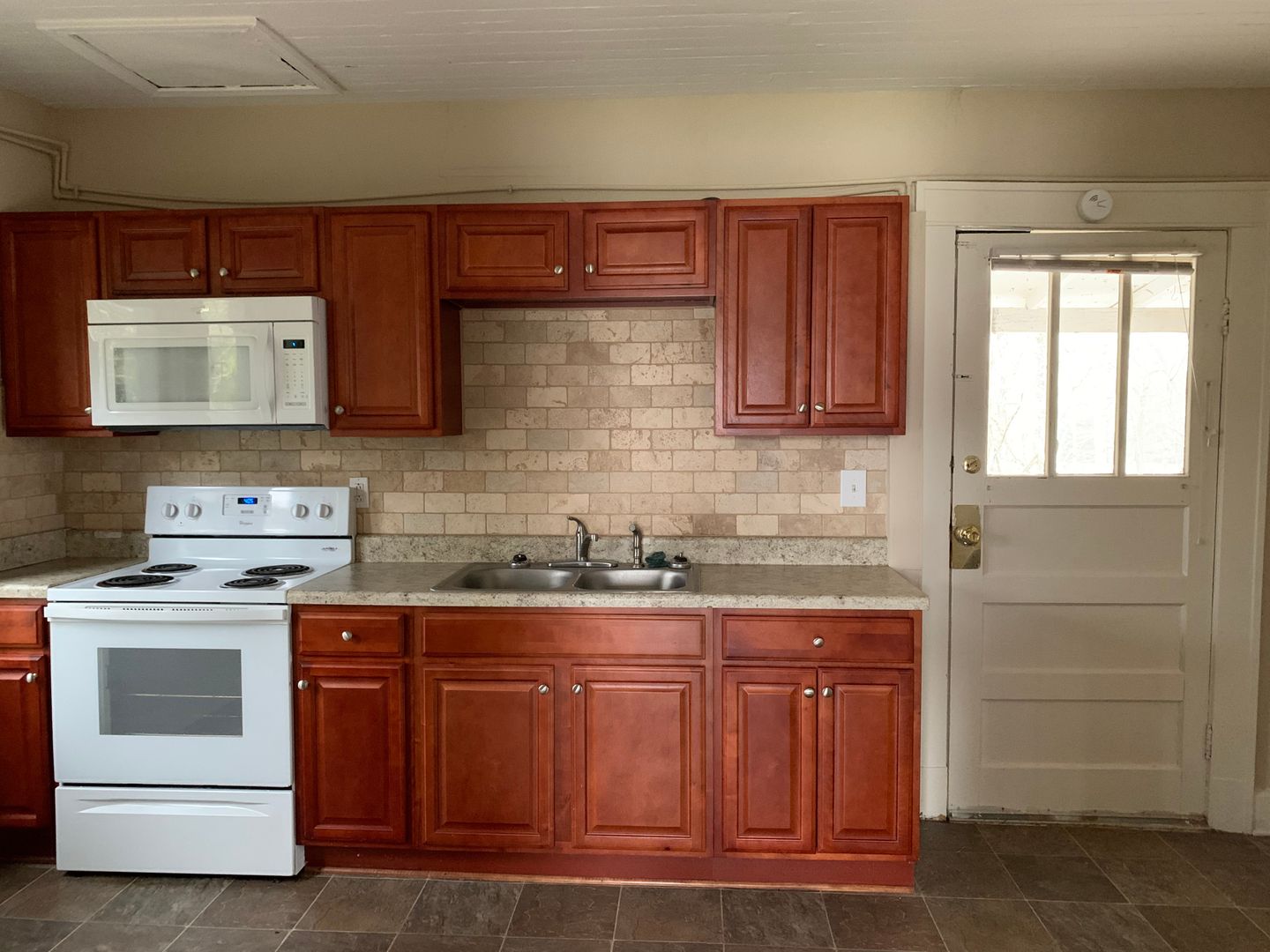 Gainesville Apartment: 421 Piedmont Road