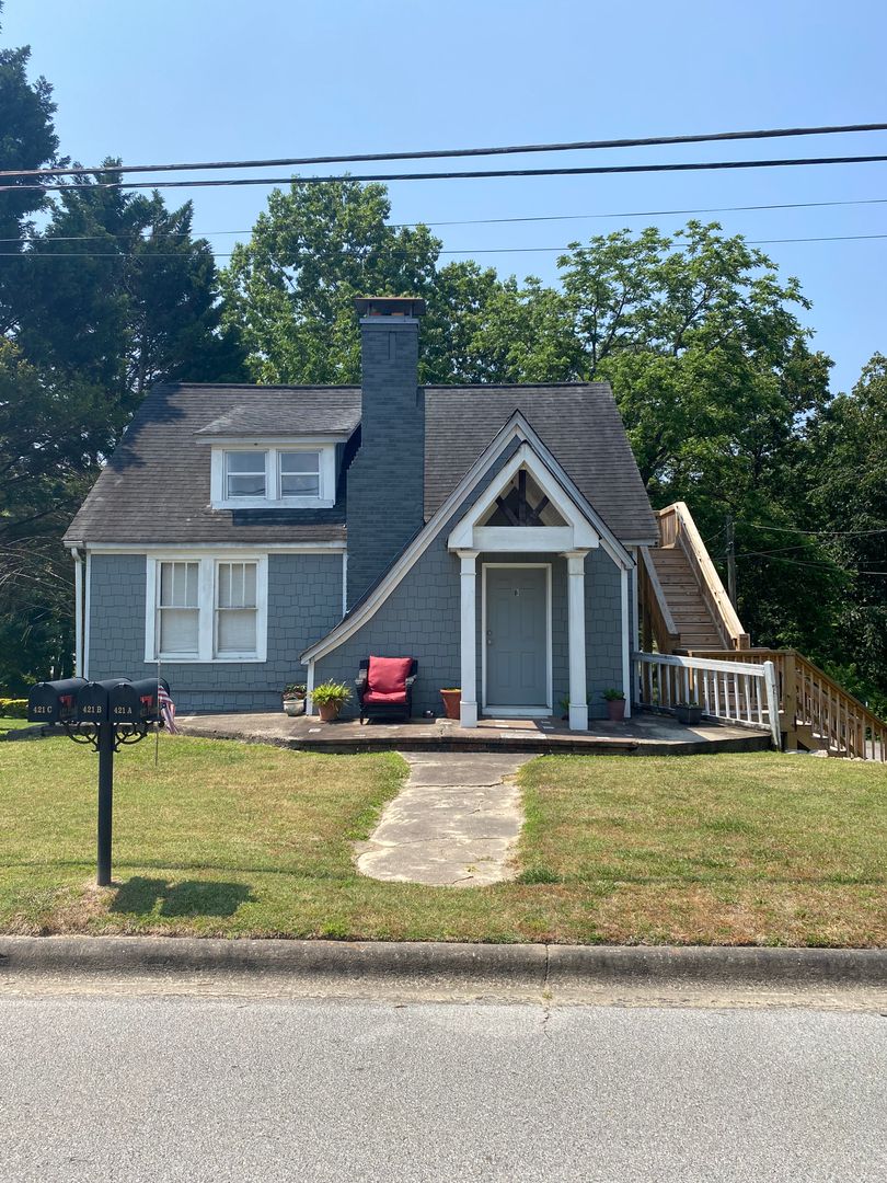 Gainesville Apartment: 421 Piedmont Road
