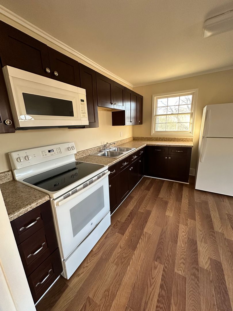 Gainesville House: 2360 Webb Girth Rd