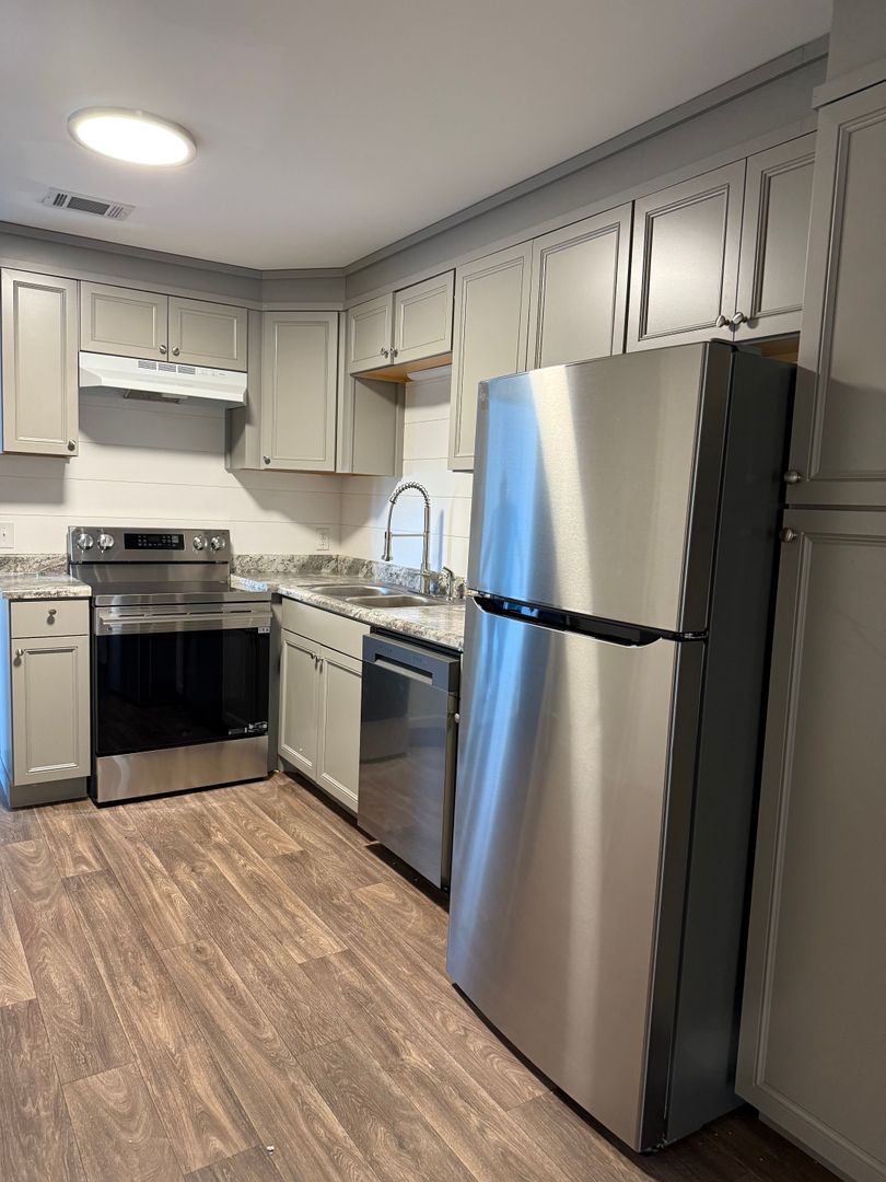 Cumming Apartment: 1400 Pilgrim Mill Road