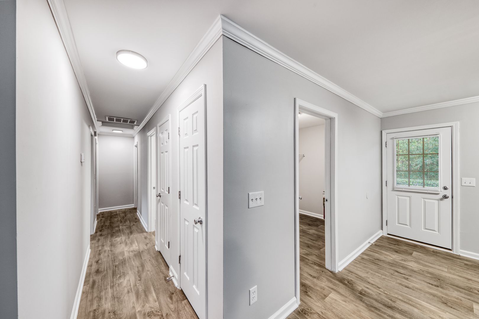 Athens Apartment: 156 Oak Bluff Drive