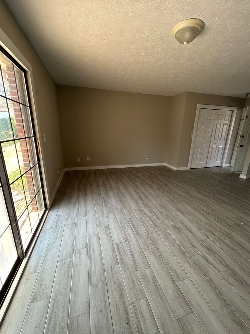 Gainesville Apartment: 746 Cleveland Street