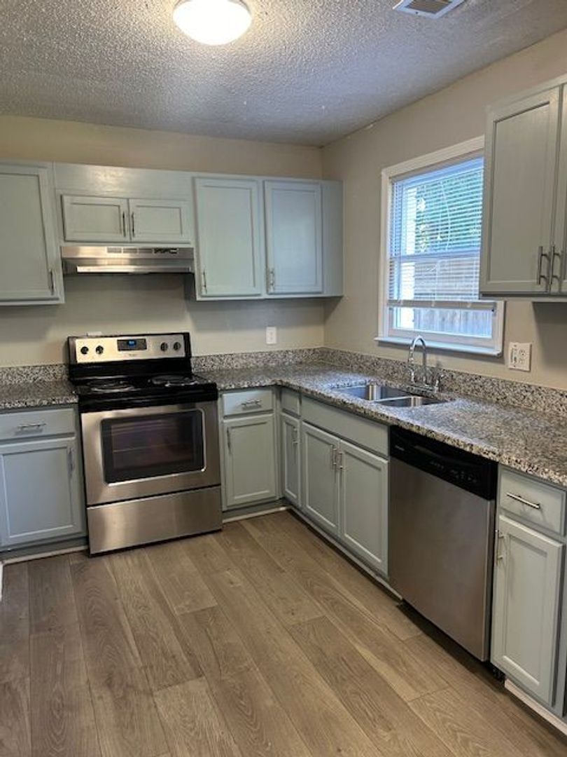 Gainesville Apartment: 3656 Browns Bridge Rd