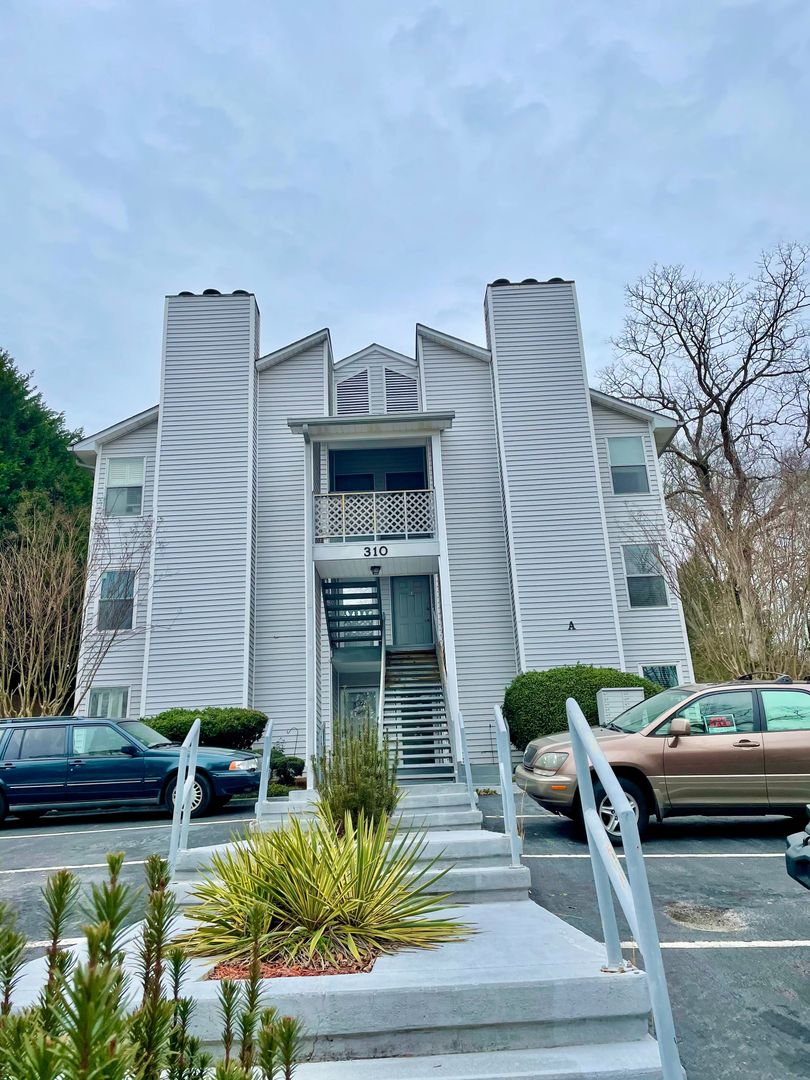 Gainesville Apartment: 310 Forrest Ave