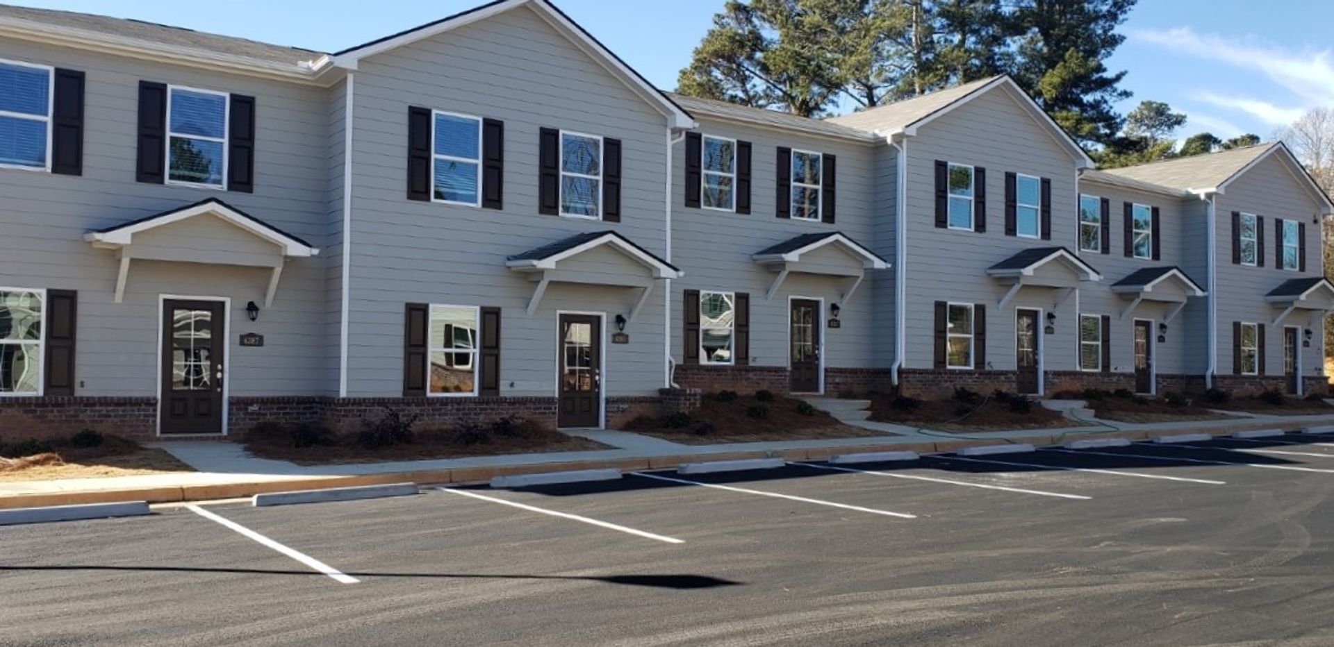Oakwood Townhome: 4335 McClure Springs Dr