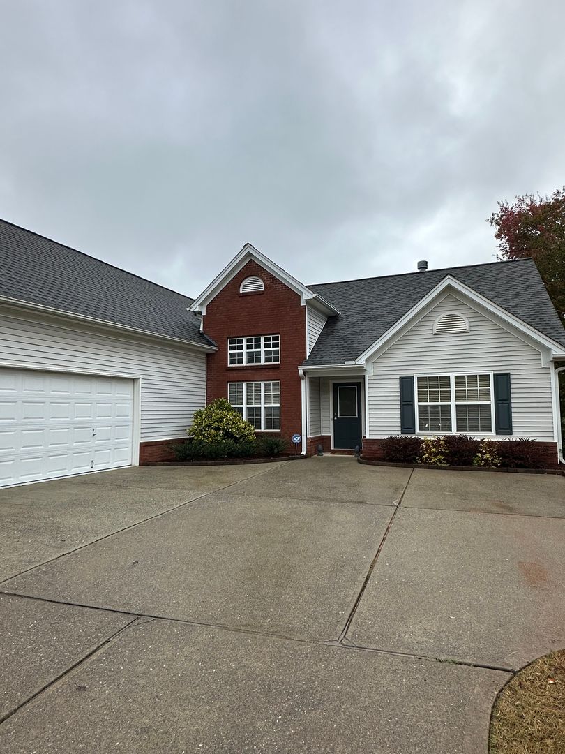 4 Bedroom home in Gainesville! 