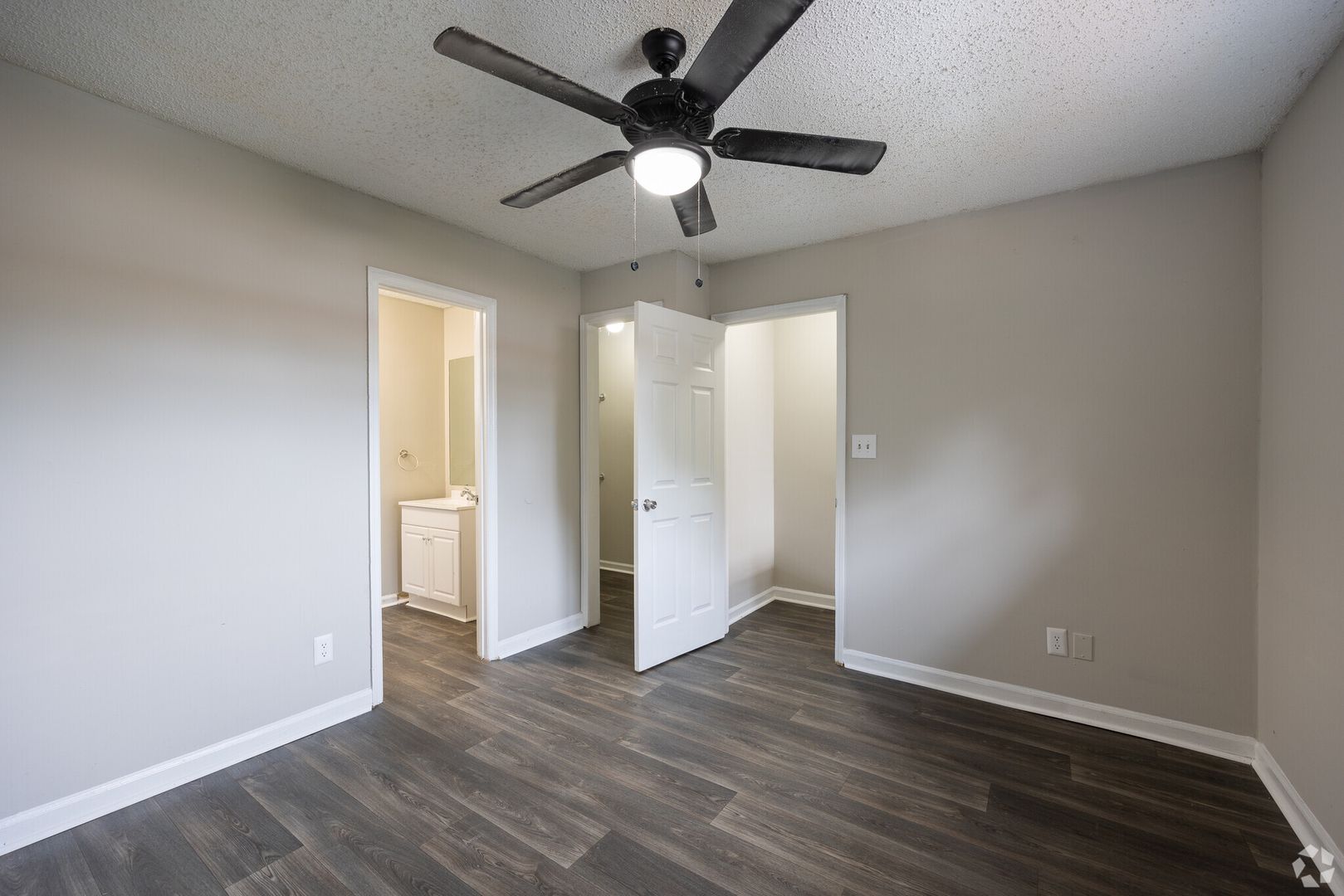 Pinebrook Place 4 of 6