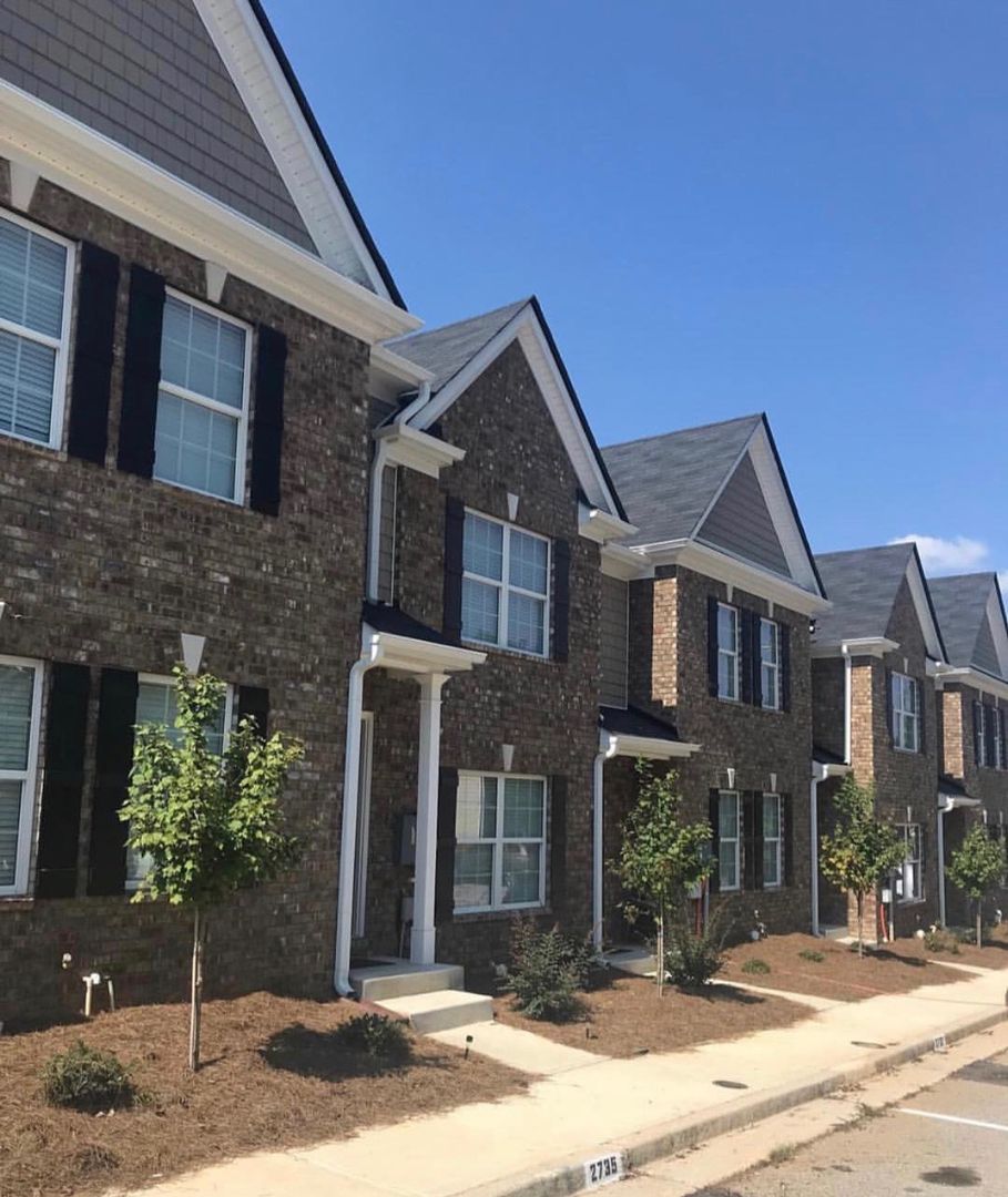 Gainesville Apartment: Woodford Rentals LLC