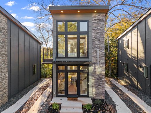 Welcome to Villa Nova Townhomes - ONE MONTH FREE – photo 1