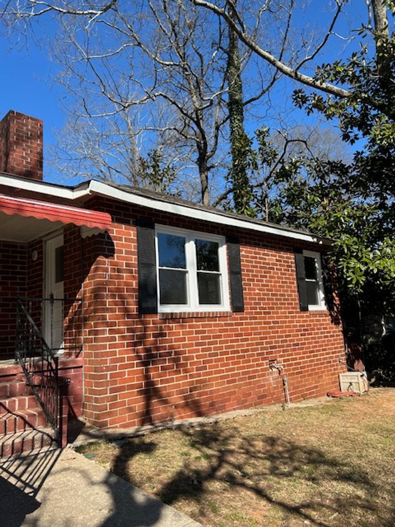 Gainesville House: 438 Northside Drive - B