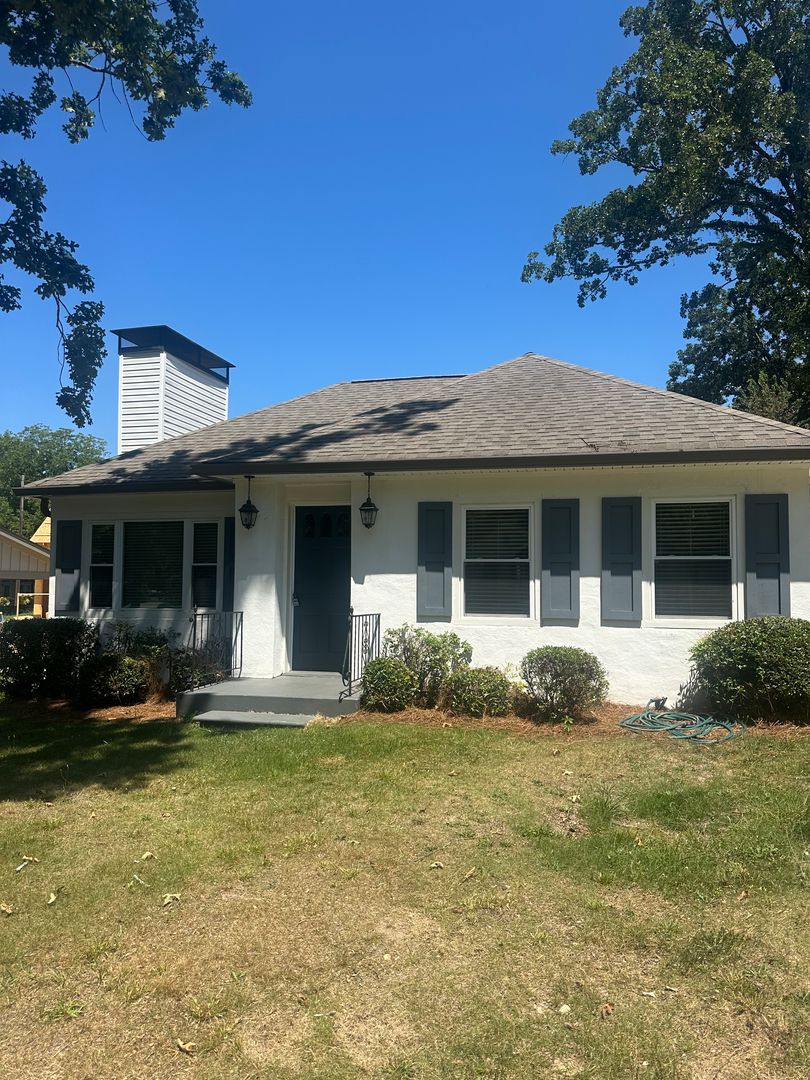 Gainesville House: 1015 Lanier Ave