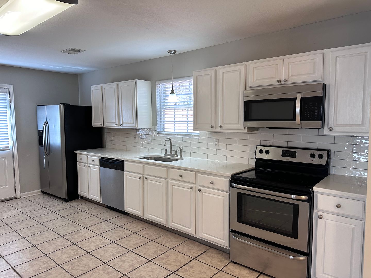 Commerce Apartment: 878 Hospital Rd