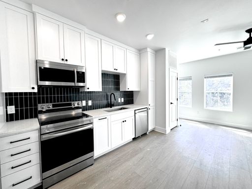 High-End New Construction Condo Walk to UT! – photo 1