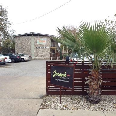 Santa Monica Apartments – Central, Pet-Friendly, and Full of Character – photo 1