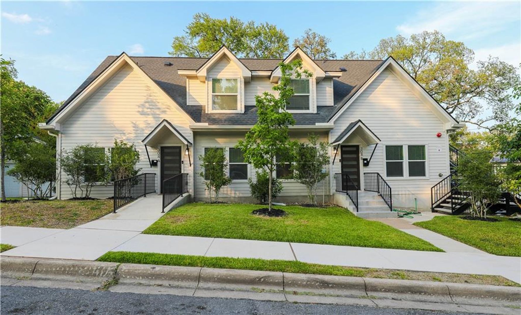 Austin Townhome: 308 Moore - Entire Property