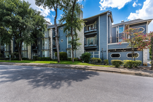 2X2 Heritage North Campus Condo – photo 1