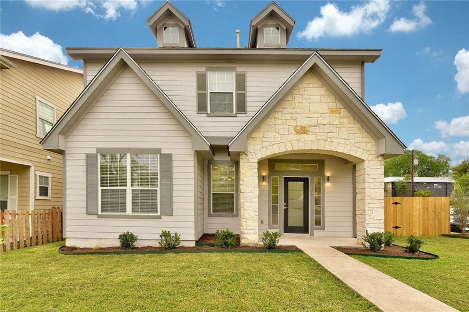 Austin House: 5401 Evans A